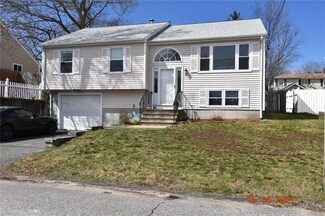 78 Vineyard Ave, Cumberland, RI 02864