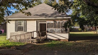 304 Walnut St, Swifton, AR 72471