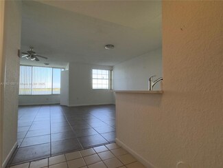 2831 N Oakland Forest Dr Unit 104, Oakland Park, FL 33309
