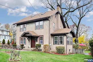 42 Glen Ave, Midland Park, NJ 07432