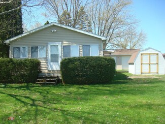 14798 Lark Dr, Camden, MI 49232