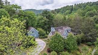 62 Admirals Point Dr, Glenville, NC 28736