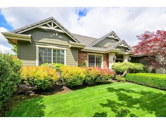 2053 Lakeview Dr, Eugene, OR 97408