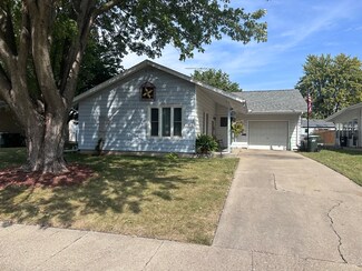 1206 E 19th St, Sterling, IL 61081