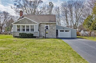 45 Woodview Dr, Rochester, NY 14624