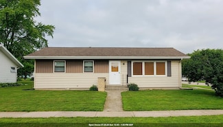 8 S St Josephs Ln, Fond Du Lac, WI 54935