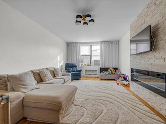 2 W End Ave Unit 1H, Brooklyn, NY 11235