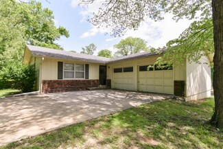 969 State Highway 176, Rockaway Beach, MO 65740