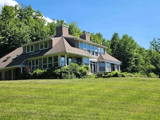 201 Lower Judson Ln, Stowe, VT 05672