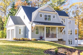 3 Red Brook Pond Dr, Bourne, MA 02559