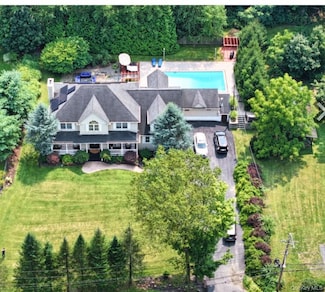 9 Roselawn Rd, Highland Mills, NY 10930