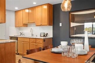 8017 234th St SW Unit 327, Edmonds, WA 98026