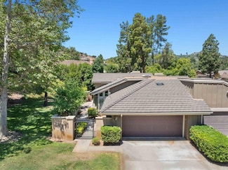 2704 Almendra Ct, Fallbrook, CA 92028