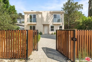 11025 Blix St, North Hollywood, CA 91602