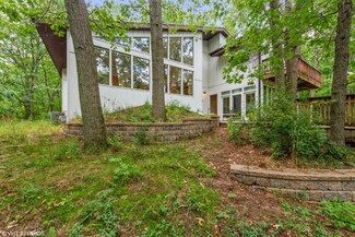 344 E St Clair Ave, Beverly Shores, IN 46301