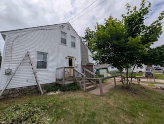 13 Central Ave, Jewett City, CT 06351