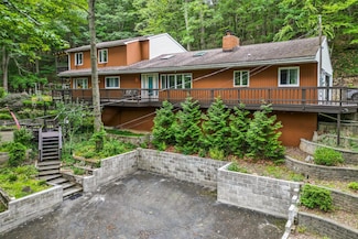 485 Harbor Rd, Cold Spring Harbor, NY 11724