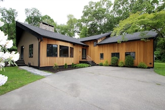 9 Heritage Hill Dr, Lakeville, MA 02347