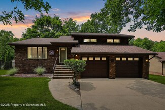 1016 Martarano Dr, Olyphant, PA 18447