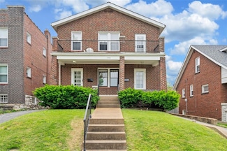1410 Woodland Dr, Saint Louis, MO 63117