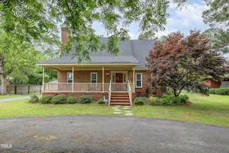 604 S Caswell St, La Grange, NC 28551