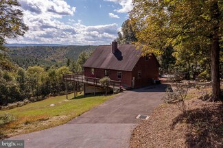 111 Fox Fire Ln, Berkeley Springs, WV 25411