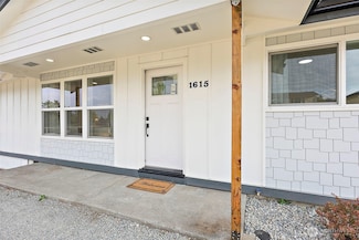 1615 S 84th St, Tacoma, WA 98444