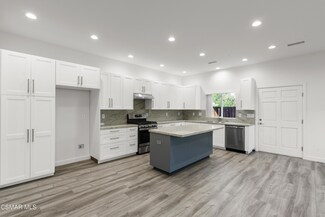 18251 Topham St, Tarzana, CA 91335