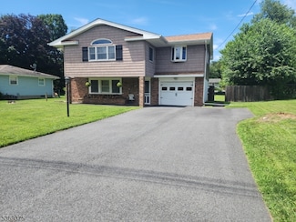 15 Prospect Ave, Hamburg, NJ 07419