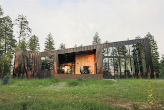 1112 Whitefish Village Dr, Whitefish, MT 59937