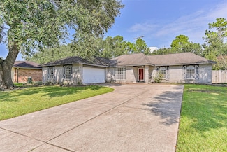 1115 W Castlewood Ave, Friendswood, TX 77546