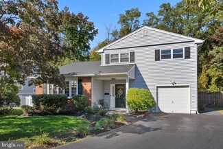 2 Peabody Ln, Trenton, NJ 08619