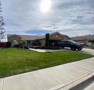 5911 Playa Del Sol Ct, Bakersfield, CA 93313