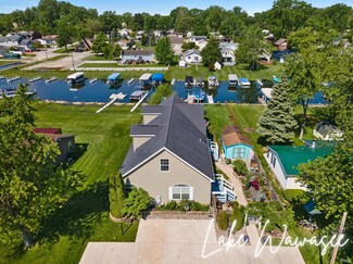 9909 N Marine Key Dr, Syracuse, IN 46567