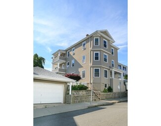11 Choate St, Fall River, MA 02723