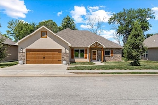 2255 Stonegate Dr, Nevada, MO 64772