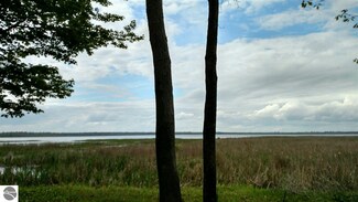 01 Lakewood Dr, East Tawas, MI 48730