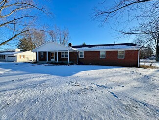 407 Hawthorne Ln, Greenfield, IN 46140