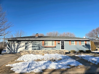 1702 Walnut St, Ellis, KS 67637
