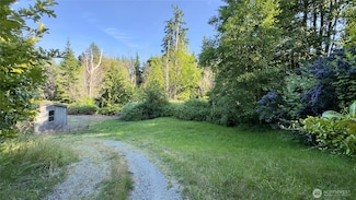 32 E Mountain View Rd, Camano Island, WA 98282