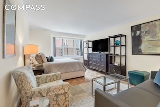 251 E 51st St Unit 14A, New York, NY 10022