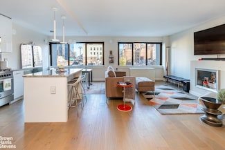 300 E 59th St Unit 607, New York, NY 10022