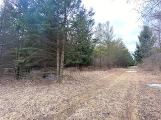 Lt4 E Hawthorne Dr, Saukville, WI 53021