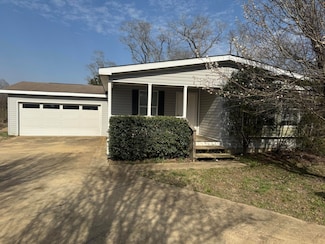 81 Crest Oak Dr, Starkville, MS 39759