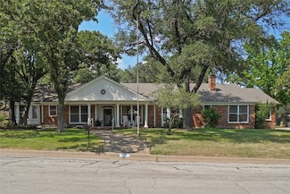2015 Williamsburg Row, Denton, TX 76209