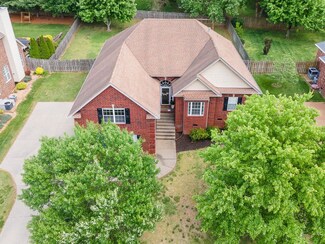 2184 Loudenslager Dr, Thompsons Station, TN 37179