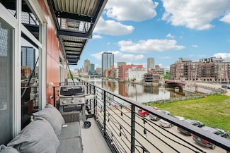 106 W Seeboth St Unit 305, Milwaukee, WI 53204