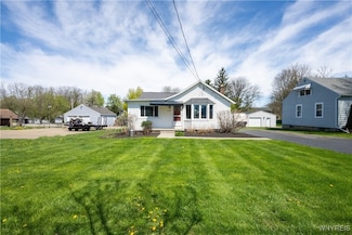 5048 Armor Duells Rd, Orchard Park, NY 14127