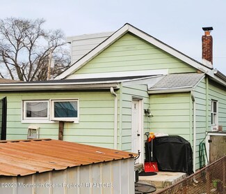 71 Lincoln Ct, Keansburg, NJ 07734