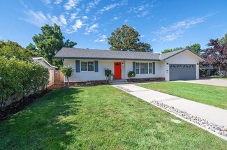 1016 W Howard Ave, Visalia, CA 93277